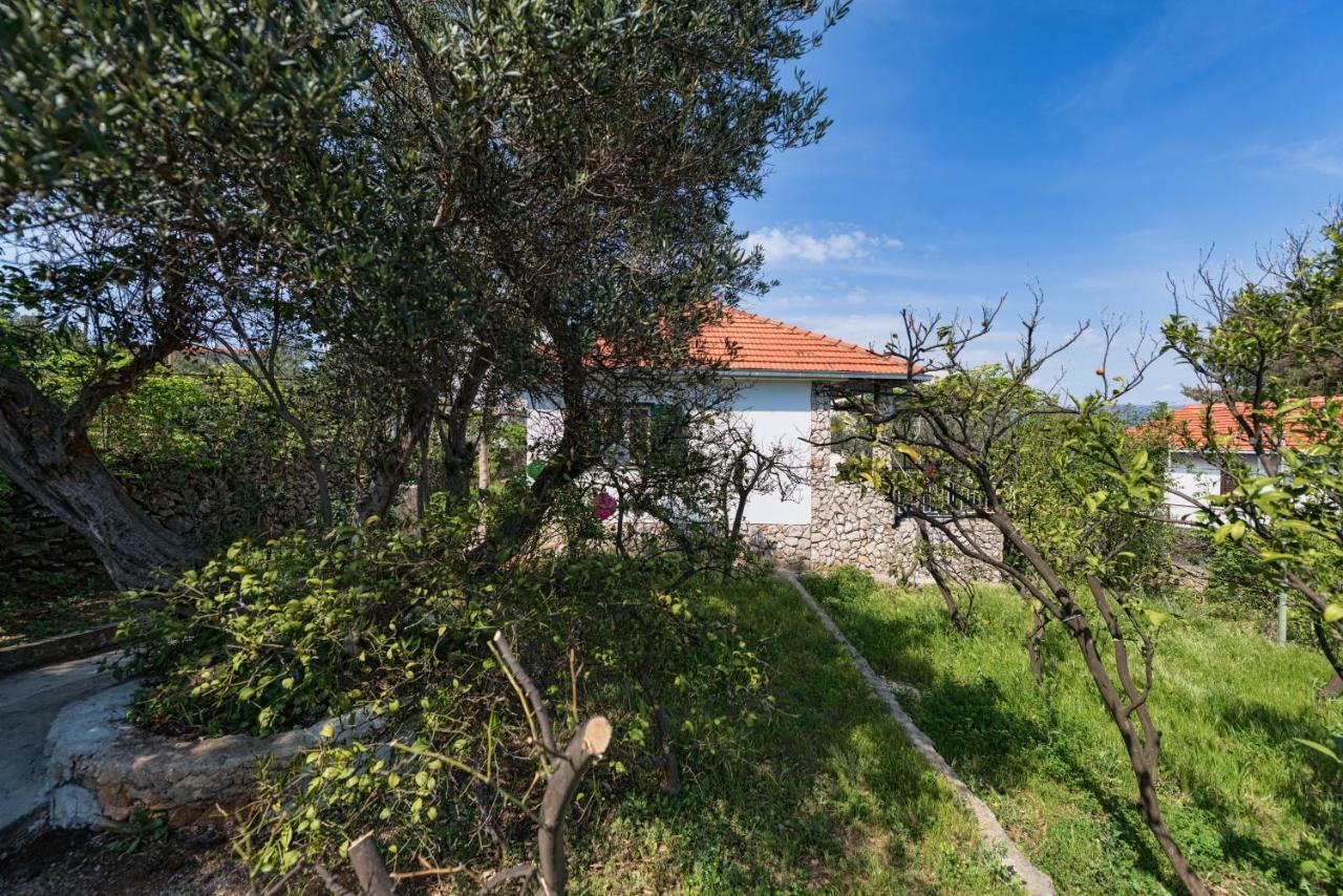 Beach House Lana Slatine Exterior photo